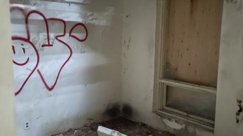 Broken Bungalow - IMG_5730.jpeg