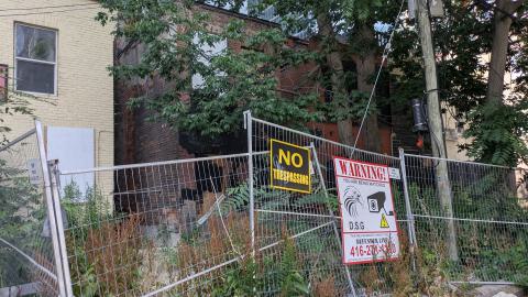 Black paint and security warnings - PXL_20250709_201916621.jpg