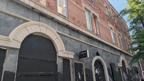 Black paint and security warnings - PXL_20250709_202039045.jpg