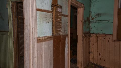 Hallway between the two classrooms.