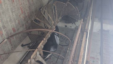 Goes up all the way to the last floor