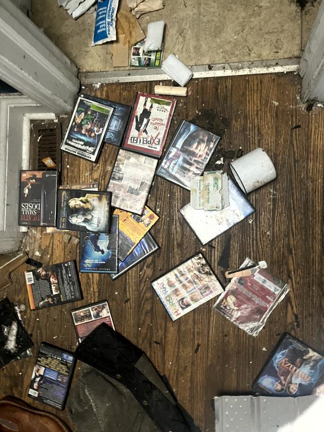 Battered on Burnhamthorpe - IMG_1246.jpg