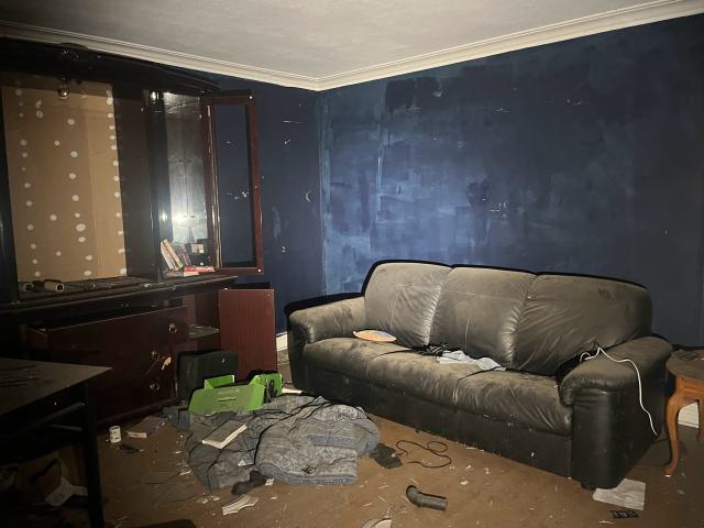 Battered on Burnhamthorpe - IMG_1254.jpg