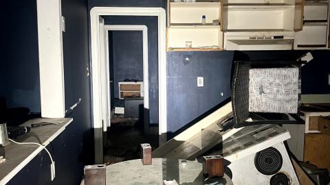 Battered on Burnhamthorpe - IMG_1258.jpg