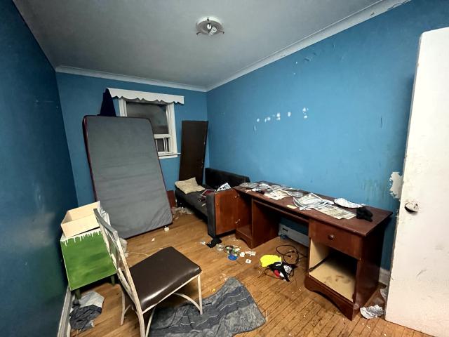 Battered on Burnhamthorpe - IMG_1262.jpg