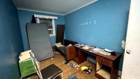 Battered on Burnhamthorpe - IMG_1262.jpg