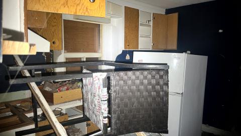 Battered on Burnhamthorpe - IMG_1286.jpg