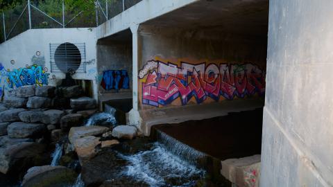 Creeks and drainage pipes photo 3