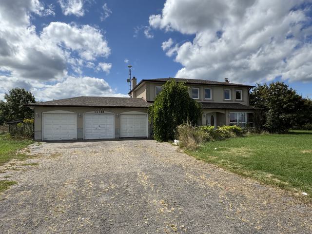 Abandoned mansion photo 2