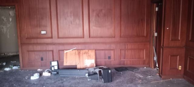 An old projector/camera on the ground