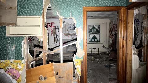 Photo from Get out while you still can...