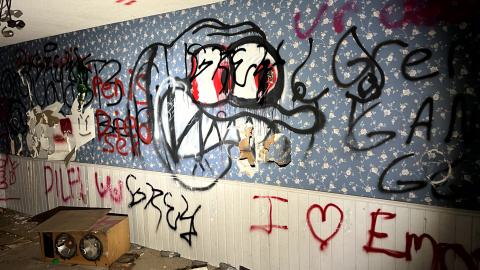 Get out while you still can... - IMG_5954.jpg