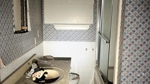 Get out while you still can... - IMG_5960.jpg