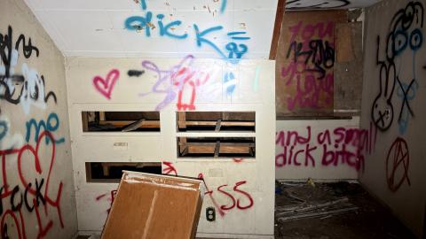 Get out while you still can... - IMG_5967.jpg