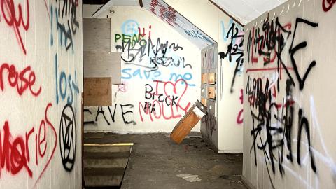 Get out while you still can... - IMG_5983.jpg