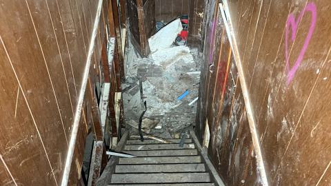 Get out while you still can... - IMG_5986.jpg