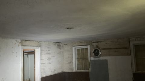 Photo from Abandoned t shaped house but I went in this time