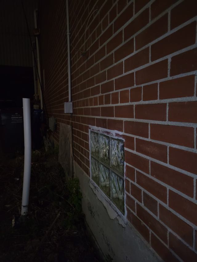 Abandoned Starbucks In Streetsville - 20251027_193853.jpg