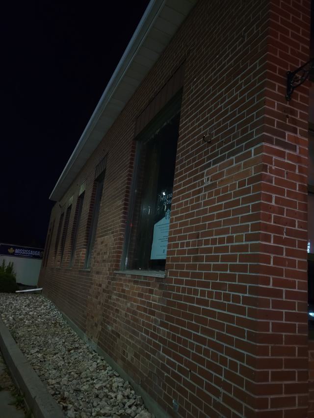 Abandoned Starbucks In Streetsville - 20251027_193636.jpg