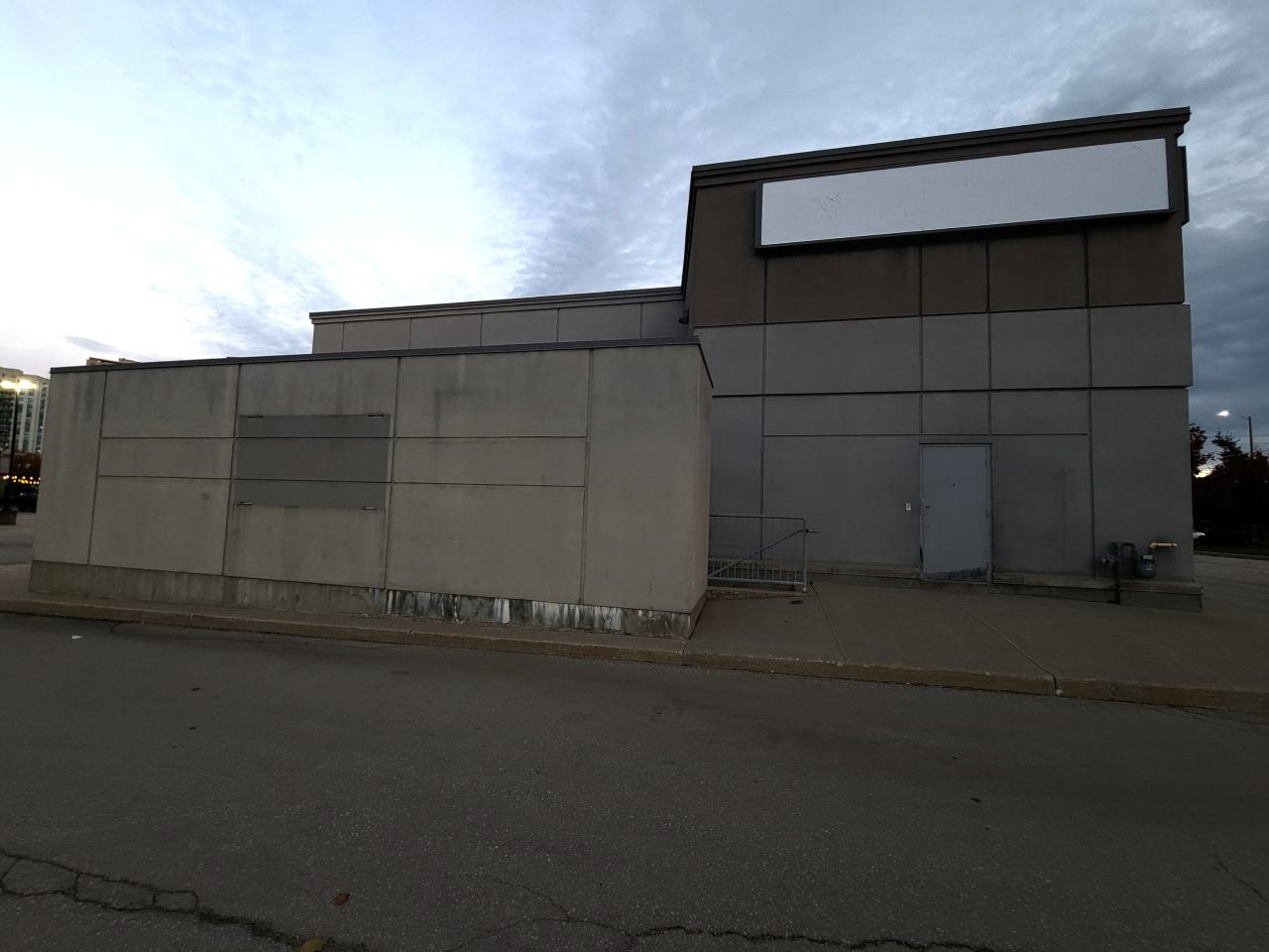 Closed Beer Store - 20251104_171441.jpg