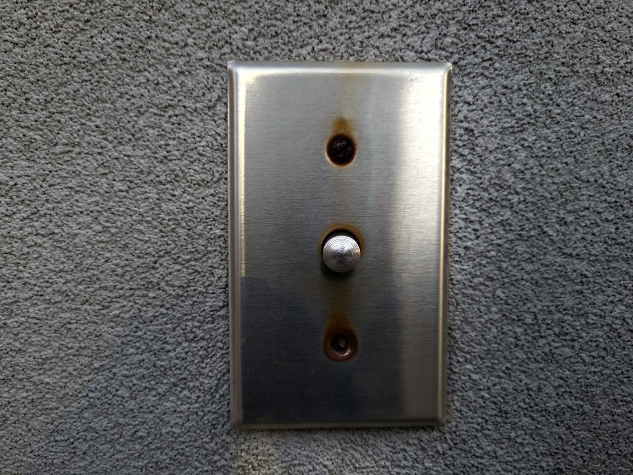 Closed Beer Store - 20251104_171350.jpg