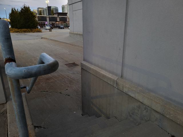 Closed Beer Store - 20251104_171337.jpg