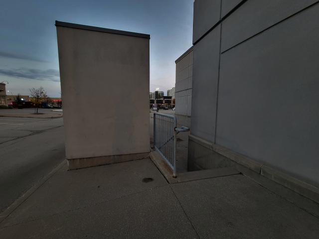 Closed Beer Store - 20251104_171326.jpg