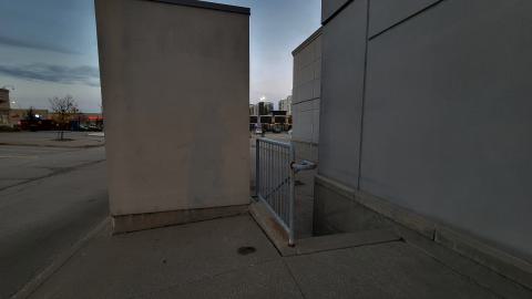 Closed Beer Store - 20251104_171326.jpg