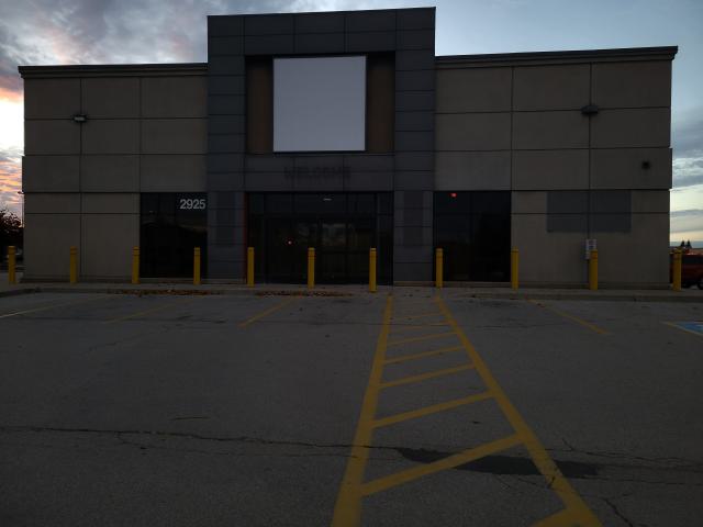 Closed Beer Store - 20251104_171135.jpg