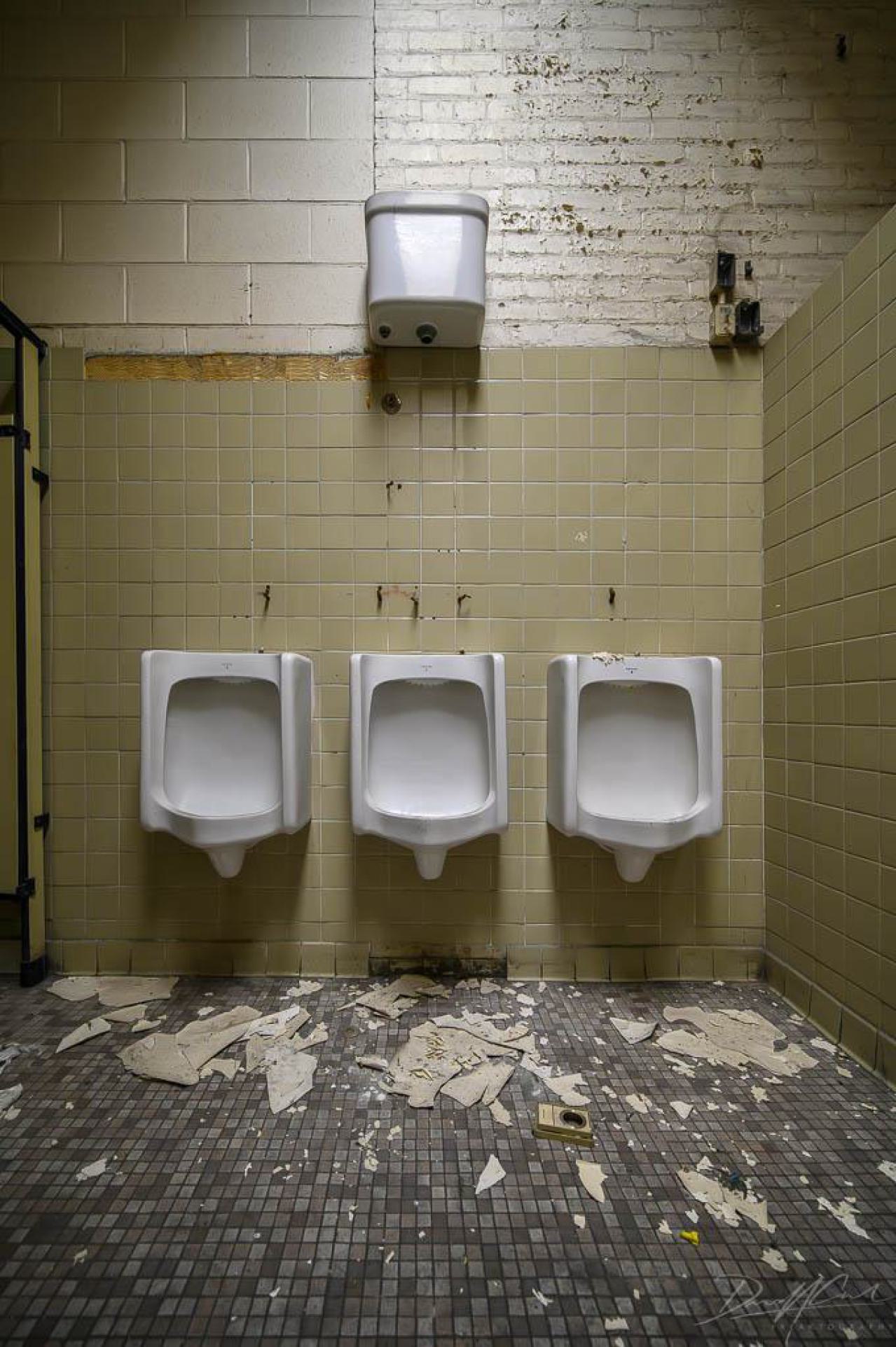 Summer 2025 - SCRAPS - ABANDONED ST CATHARINES STANDARD-28.jpg