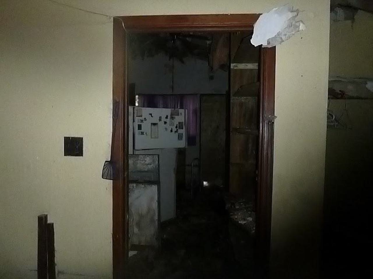 dog house - P1010263.jpg