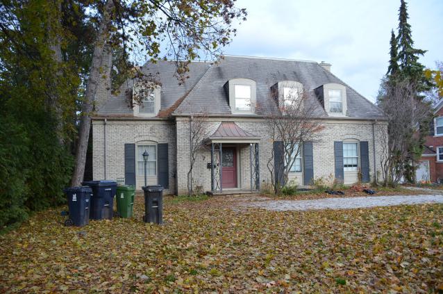 Grey Gerald Manor photo 2