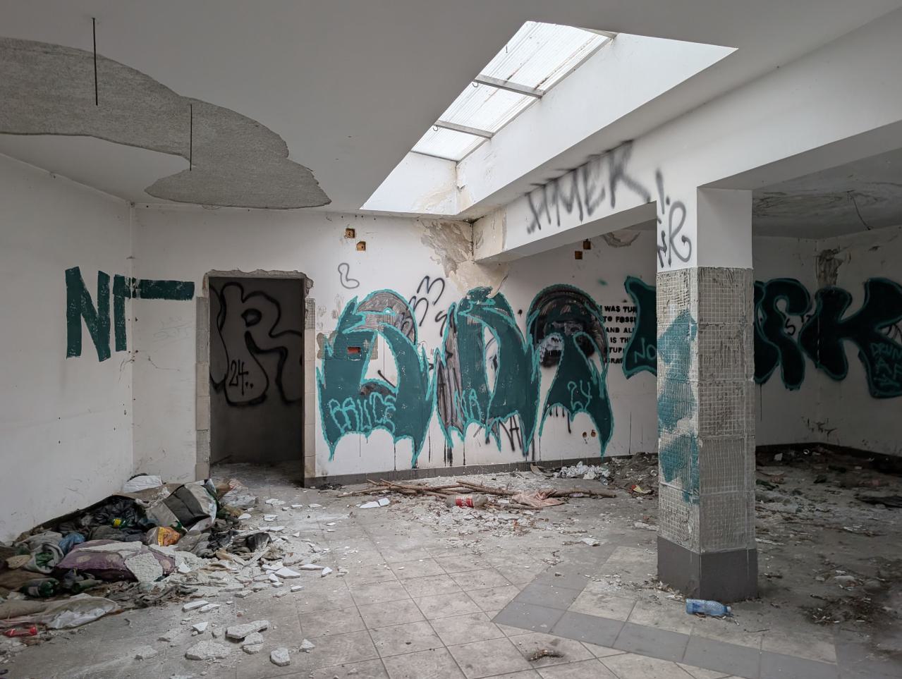 December 2025 - PXL_20251222_110207432.jpg