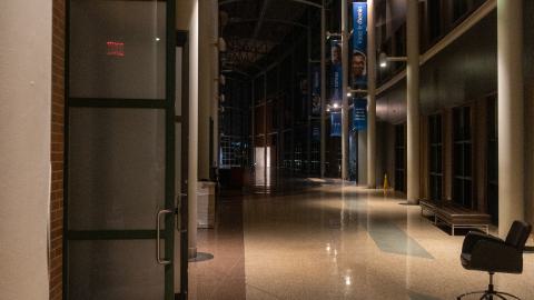 No One Knows - DSC02932.JPG