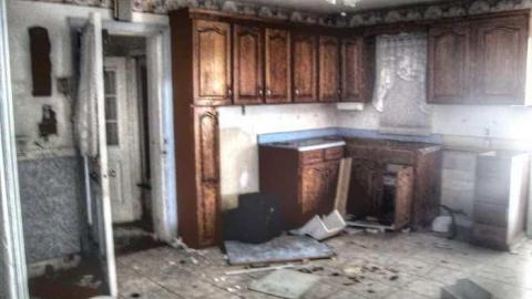 ... 3's a Crowd - 3b.jpg