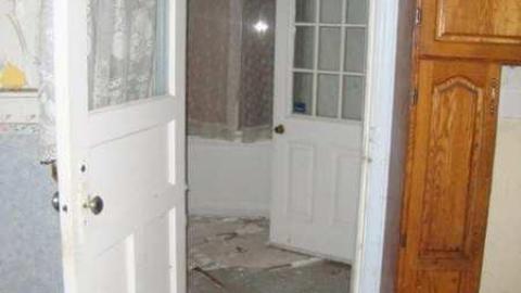 ... 3's a Crowd - 6c.jpg