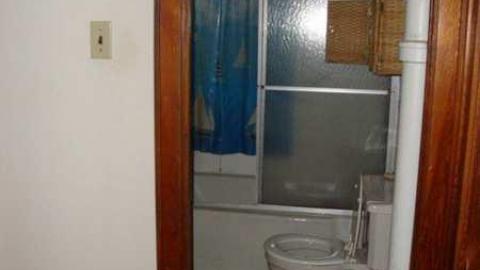 ... 3's a Crowd - 6d.jpg