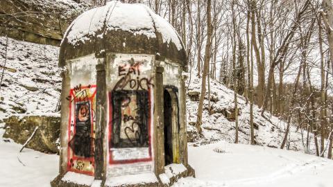 Grimsby Isolation Chamber - e8449c57-eefc-4077-b324-2fb4fc0c105e.jpg