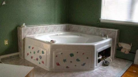 Welcome Jacuzzi  - 5.jpg