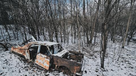 Abandoned 1963 Plymouth Valiant V-200