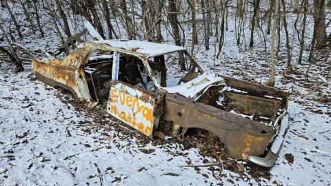 Abandoned 1963 Plymouth Valiant V-200