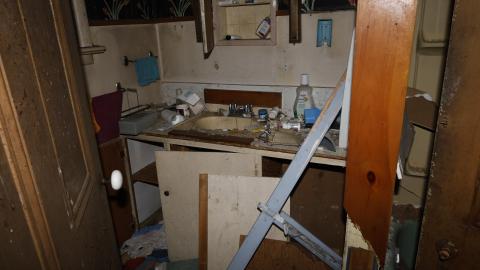 once a cool spot, now destroyed - 810e18ca-5d34-4eb6-8827-68cfc8442cd1.jpg