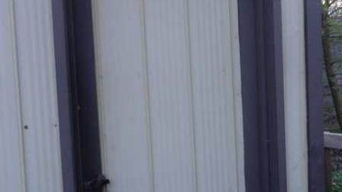 April 2012 - Levis-Hangout10.jpg