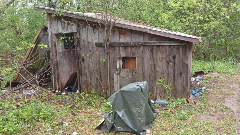 t-shaped house .ext - 8b584491-b12c-4d1b-9858-aefc4f857531.jpg
