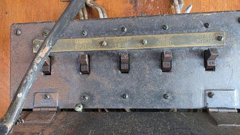 Old Tub - 6cf3b70c-7e65-47f0-870c-e8ff2a2a25a1.jpg