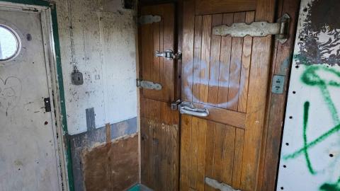 Old Tub - c7374337-2d33-42fa-83fa-31773d190cff.jpg