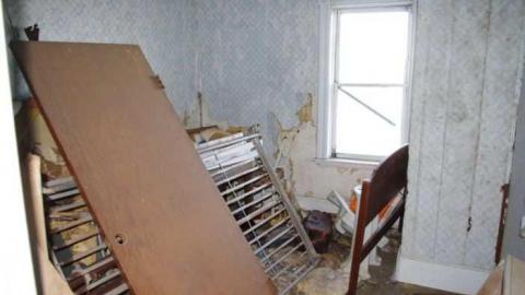 Brick house on Mulmur Line 4 photo 5