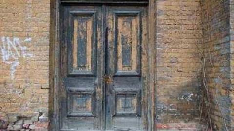 Train Station - 9343- a detailed entrance.jpg