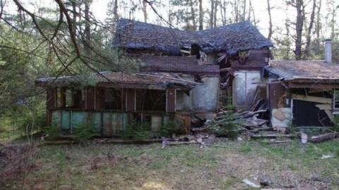 Caved in home Apr 28/2012 - Sebright-(The-Arthurs-Tragedy)19.jpg