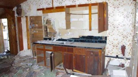 Caved in home Apr 28/2012 - Sebright-(The-Arthurs-Tragedy)21.jpg